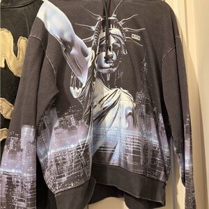 Kith Black & Gray Statue of Liberty, Men’s Size Medium